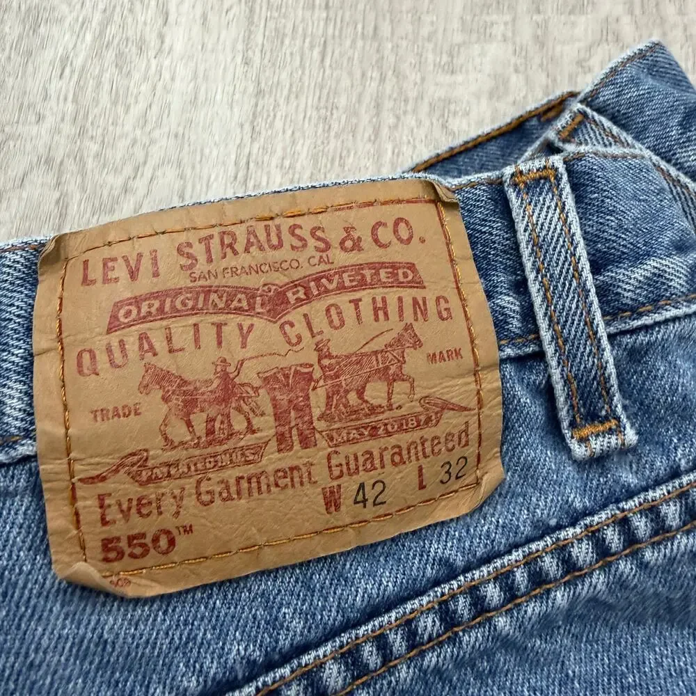 Vintage Levis 505 Regular Fit Straight Leg Jeans Men's 42x32 Blue 2001 Western